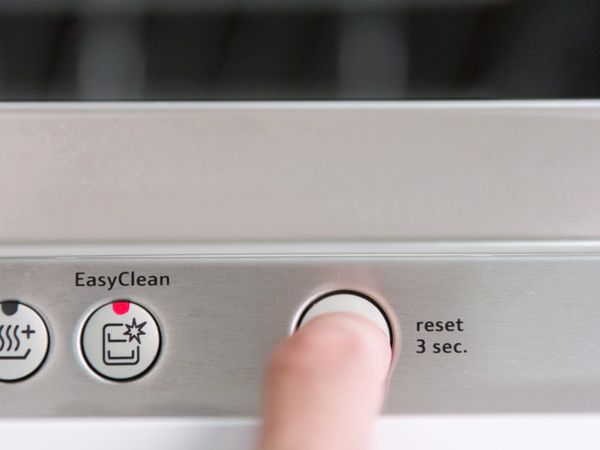 Bosch vaatwasser resetten – zo doe je dat